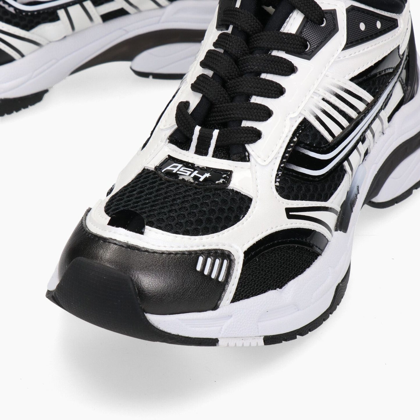 Sneakers Race
