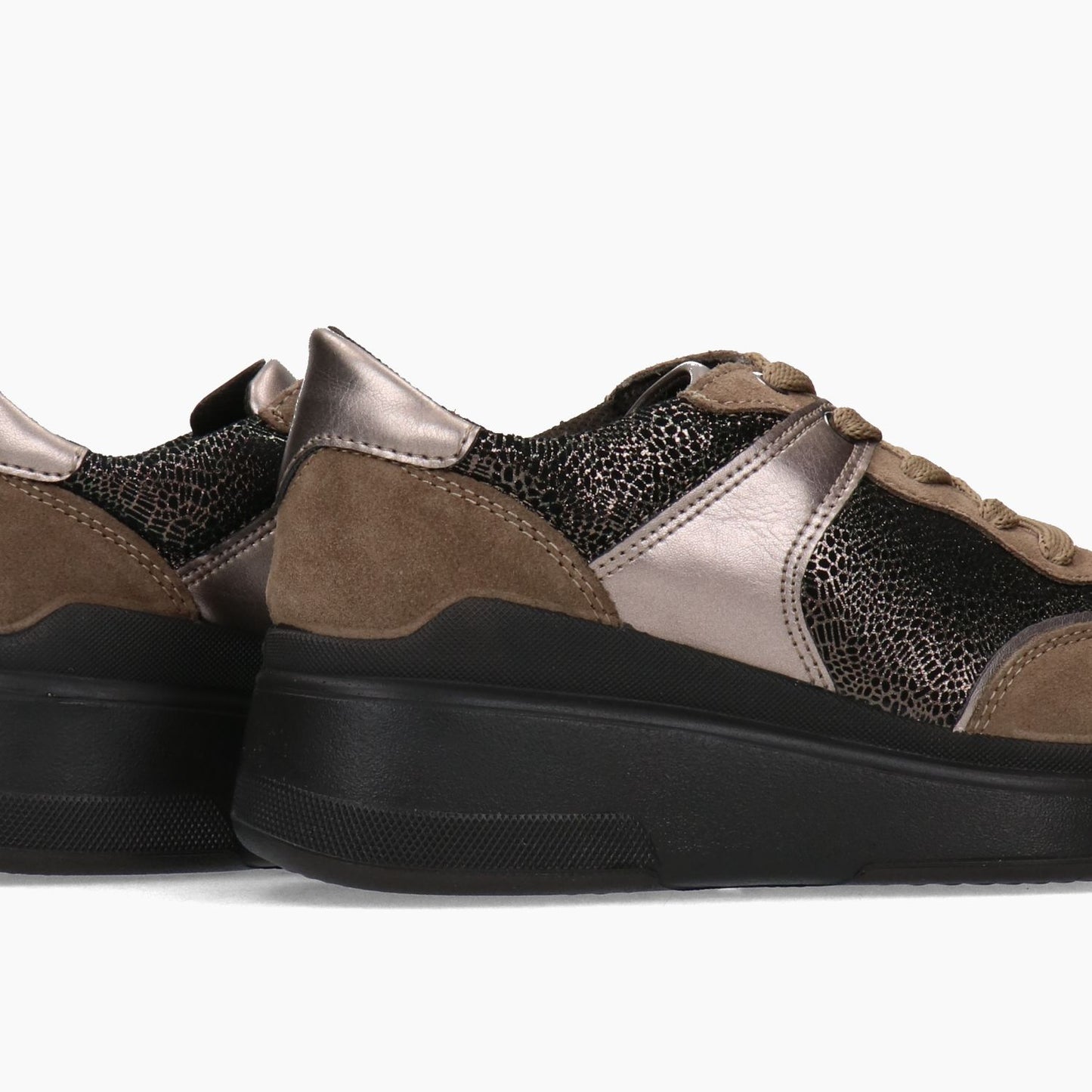 Paloma Sneakers