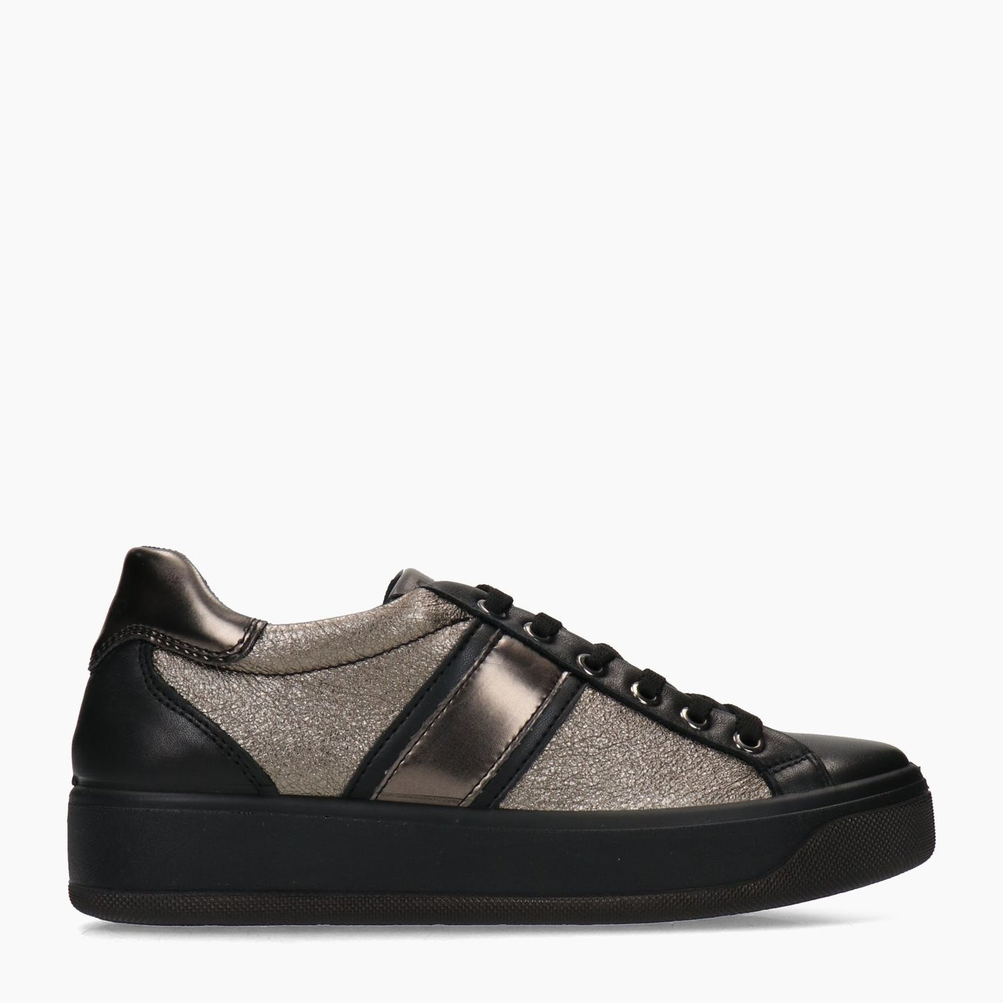 Ava Sneakers