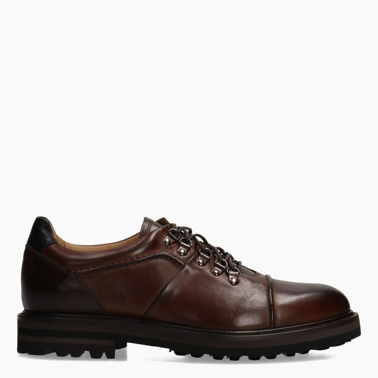 Schnürschuhe