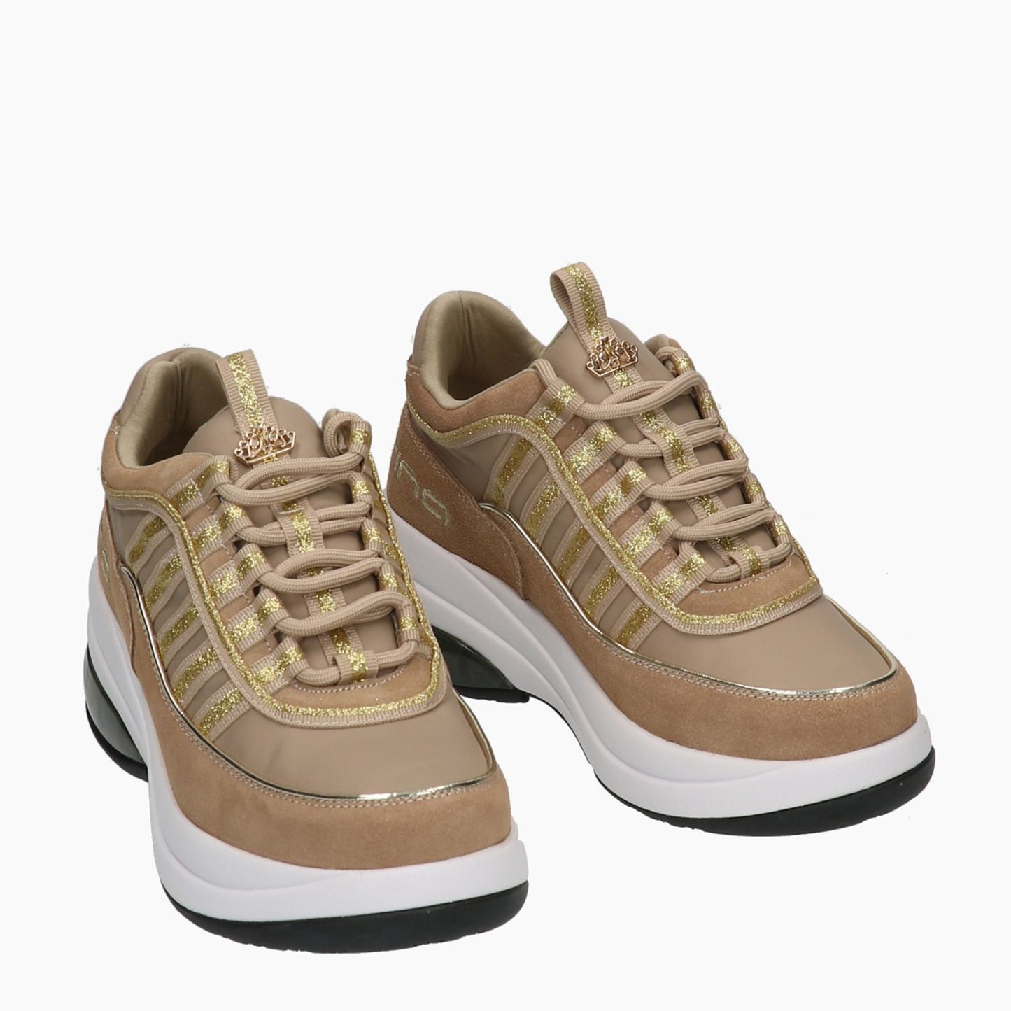 Sneakers Up