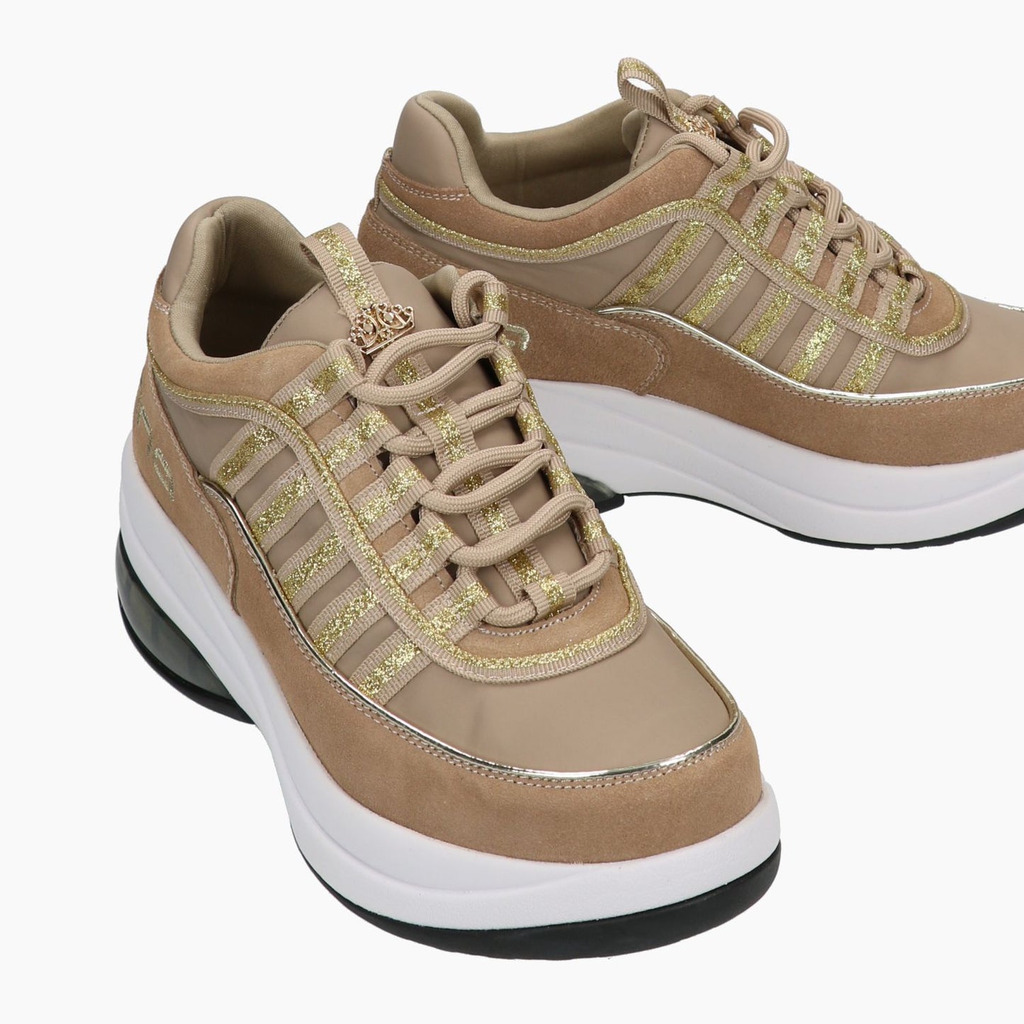 Sneakers Up