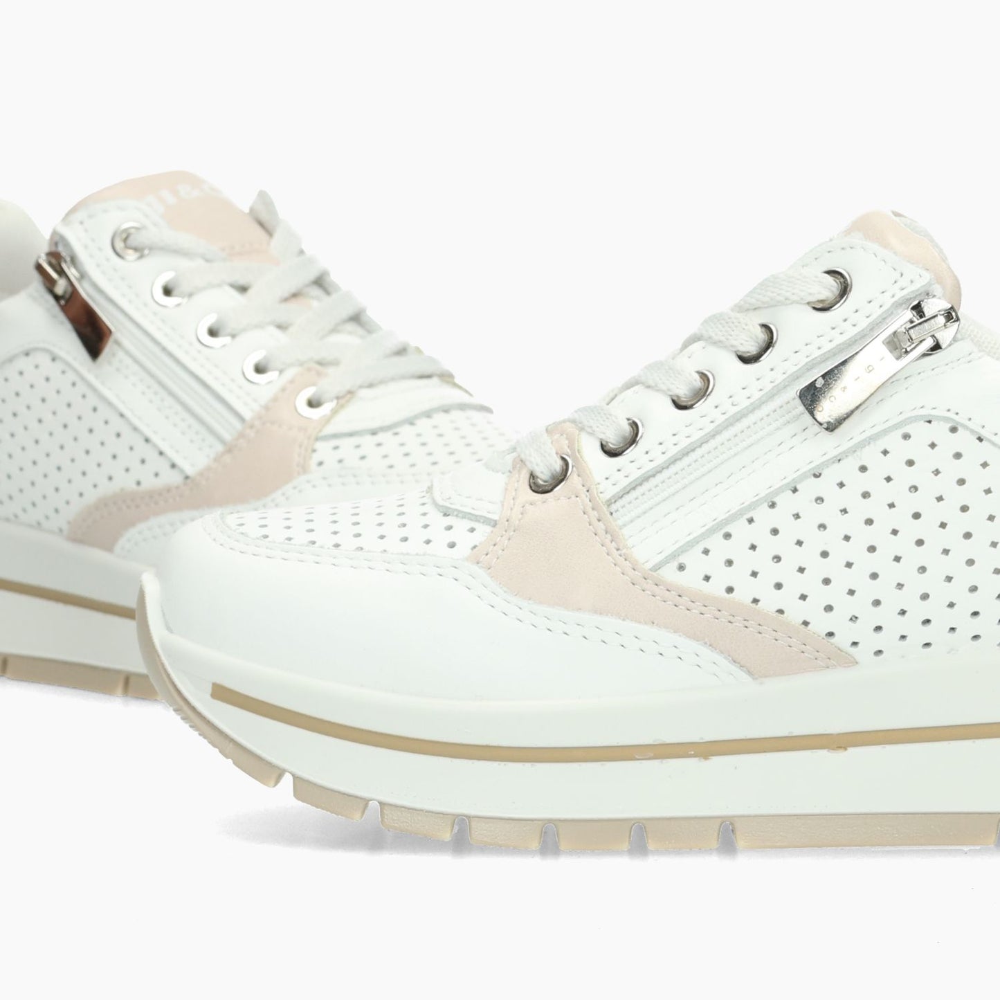 Anika Sneakers