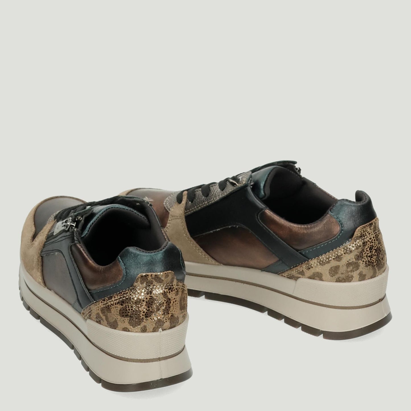 Anika Sneakers