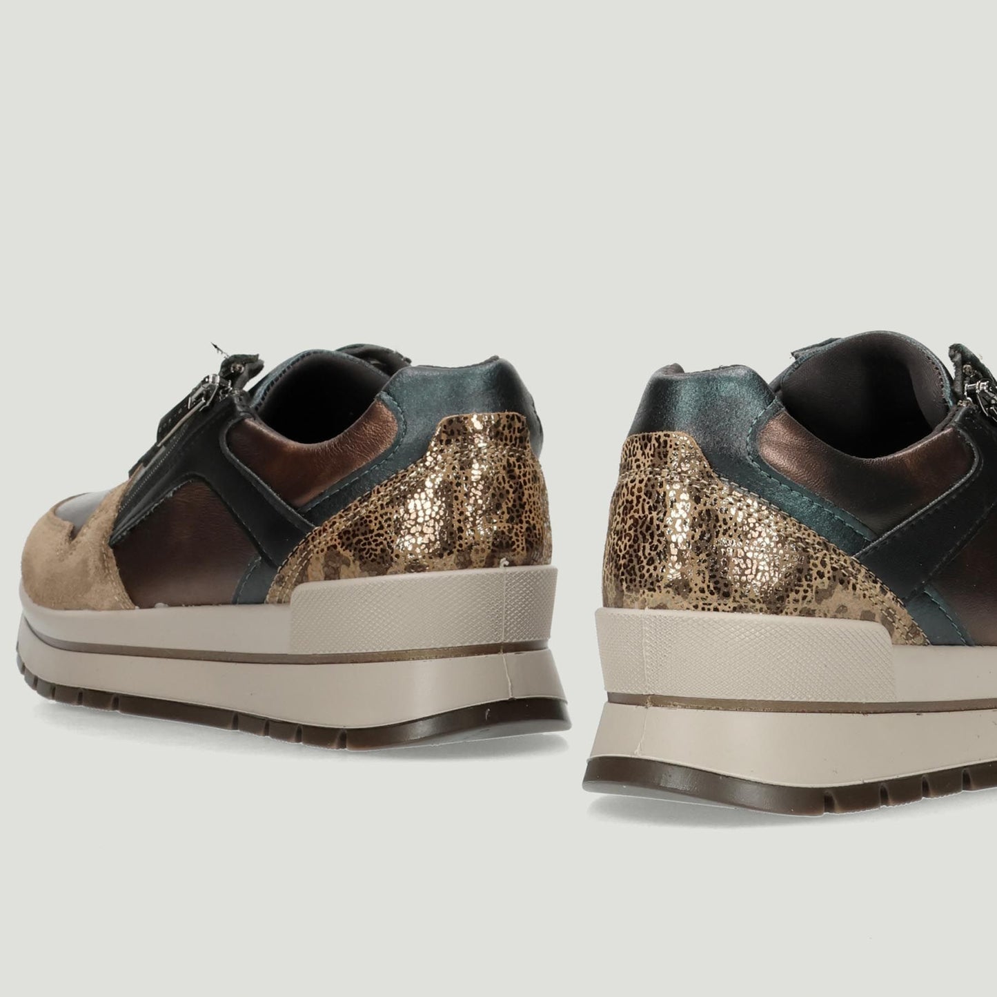 Anika Sneakers