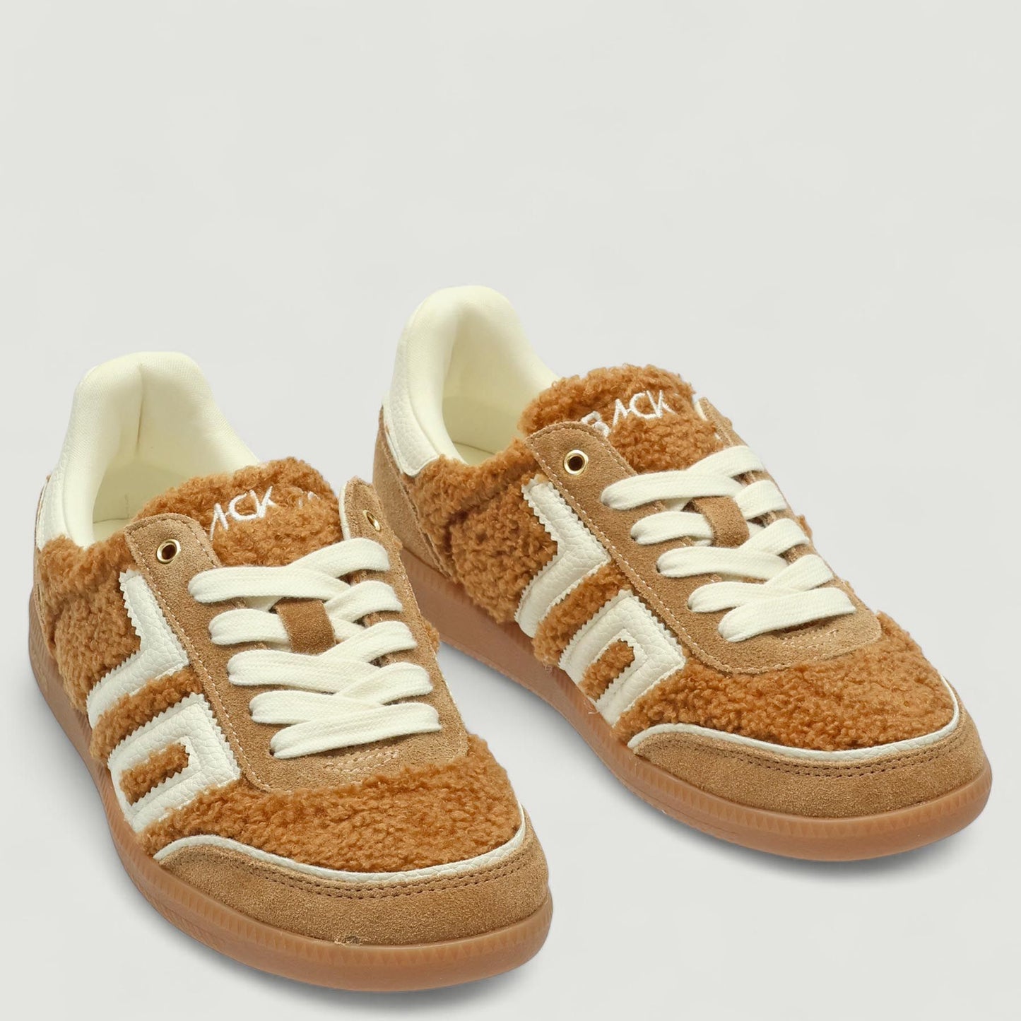 Teddy Sneakers