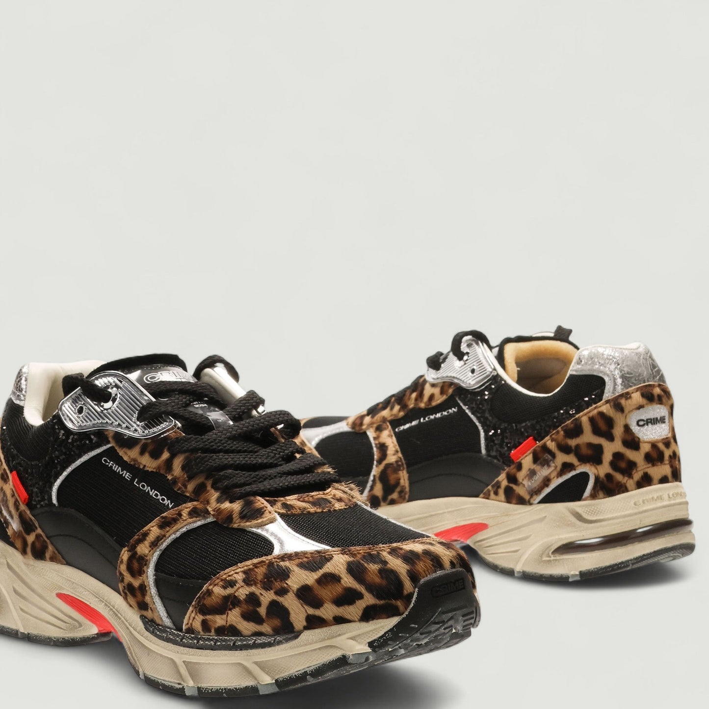 Flüchtige Turnschuhe