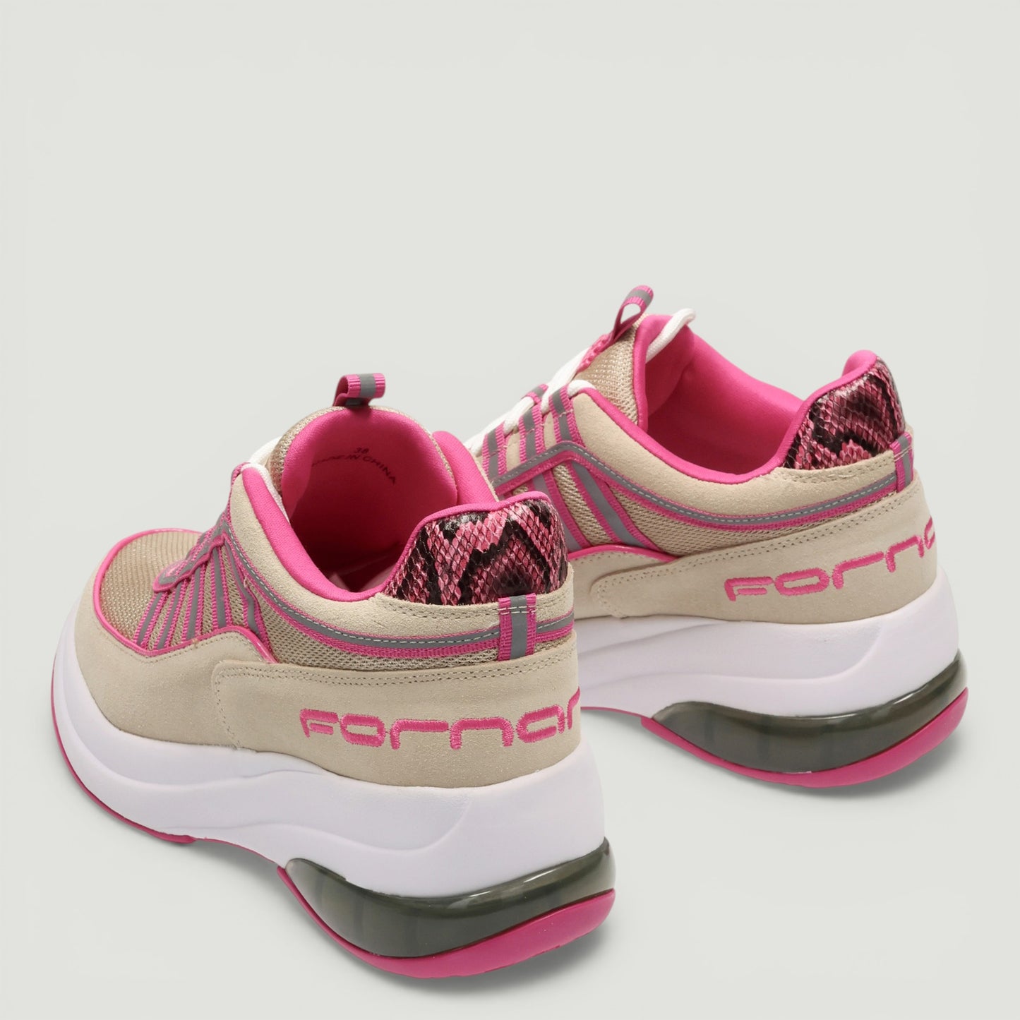 Sneakers Up