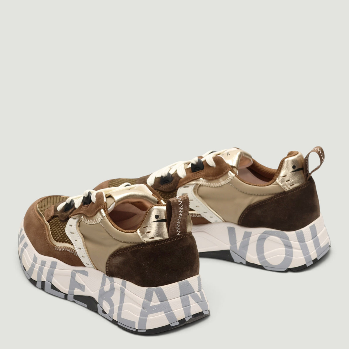 Sneakers Club105