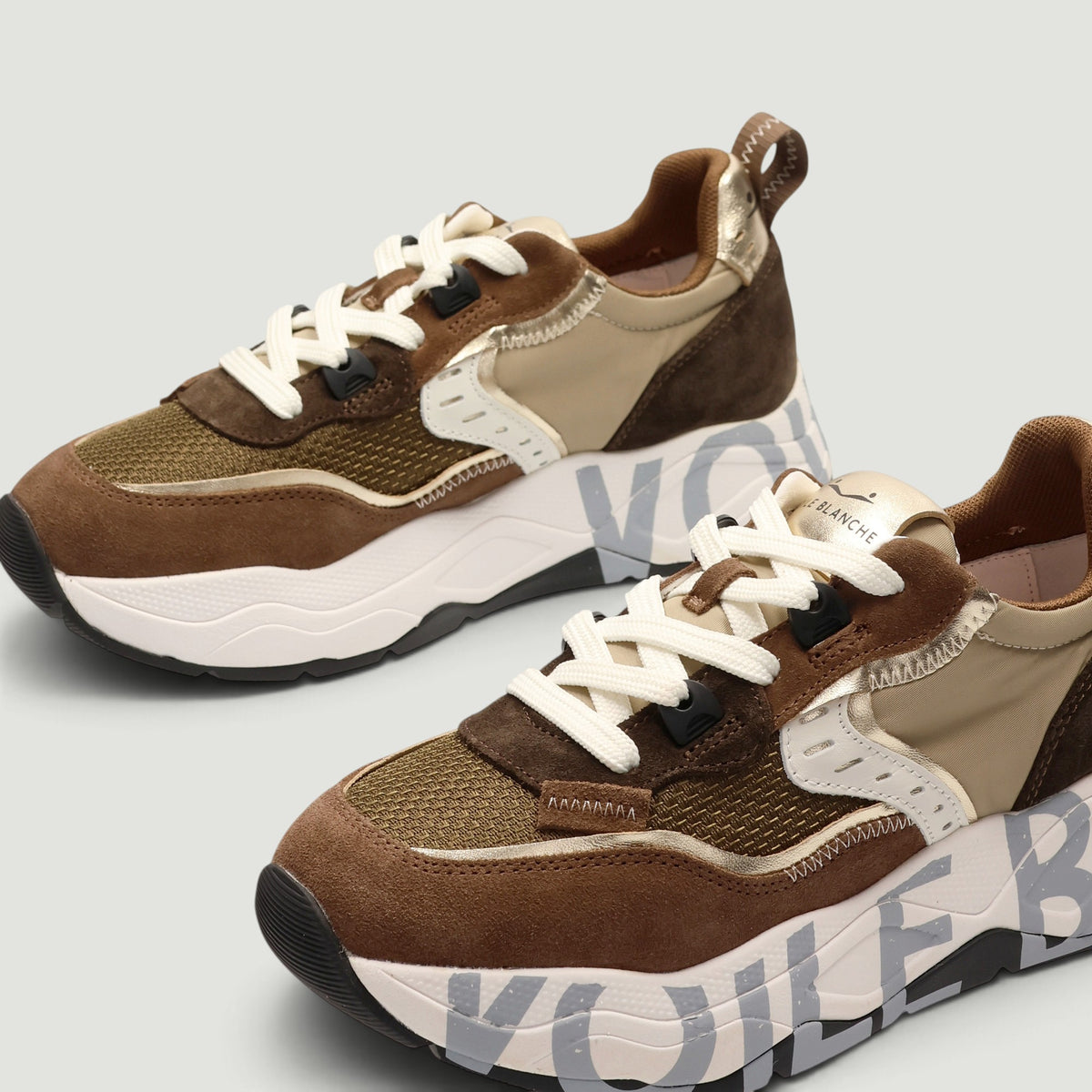 Sneakers Club105