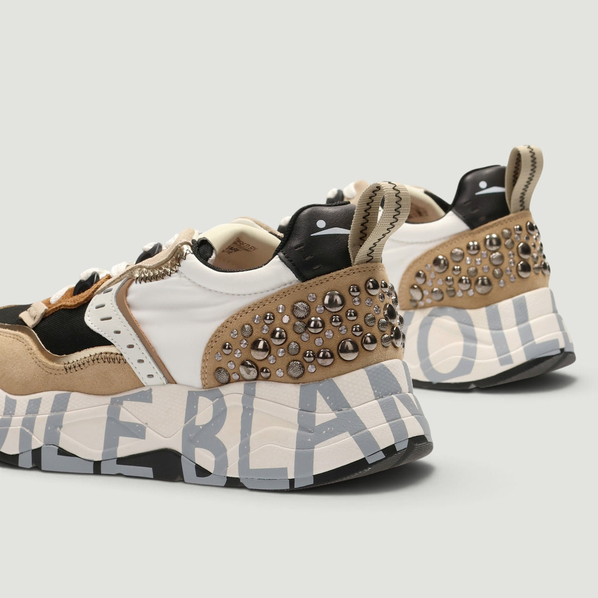 Sneakers Club105